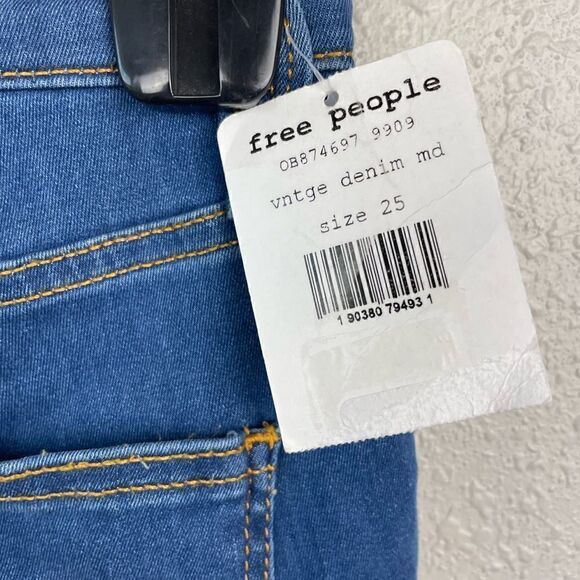 NWT Free People Vintage Distressed Denim Skinny Jeans Size 25 Regular - Picture 7 of 8